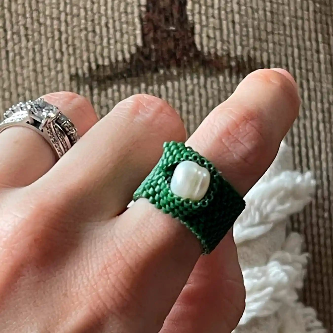 anillo de cristal miyuki delicado