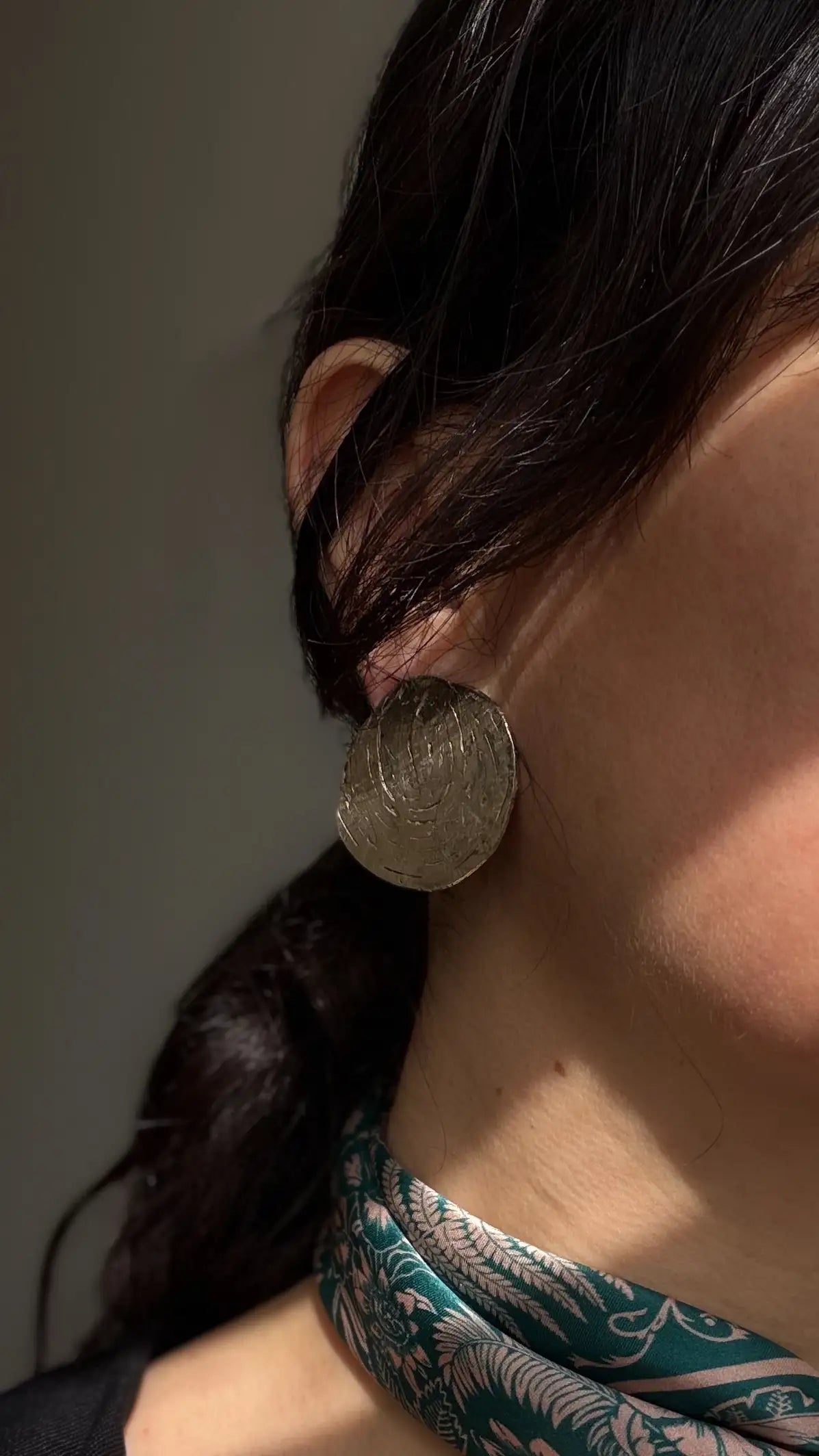Aretes Hot Mess de formas orgánicas