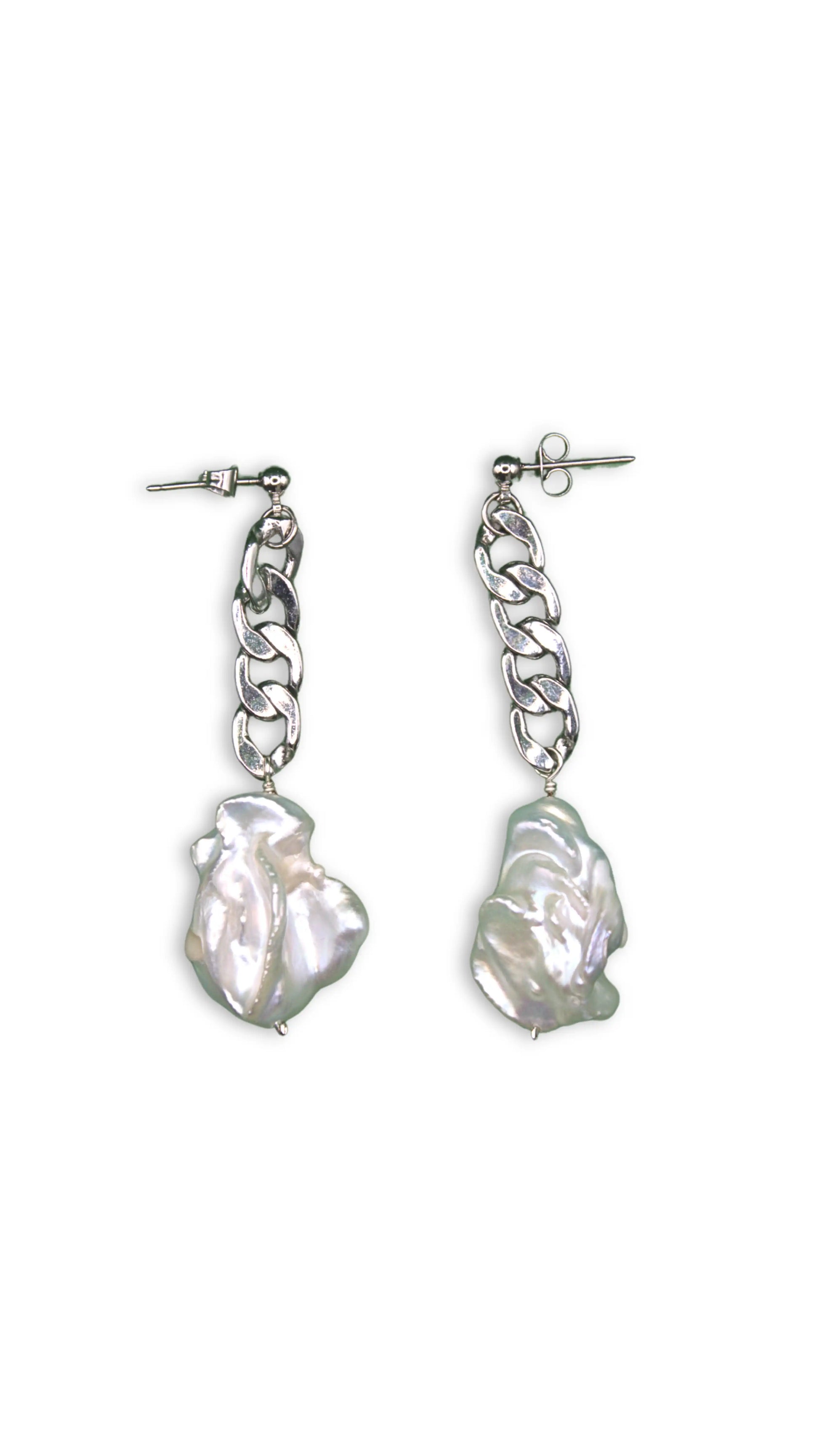 Aretes Isis con perlas Keshi y cadena chunky rodio — URi Atelier