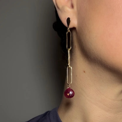Aretes largos con rubí 