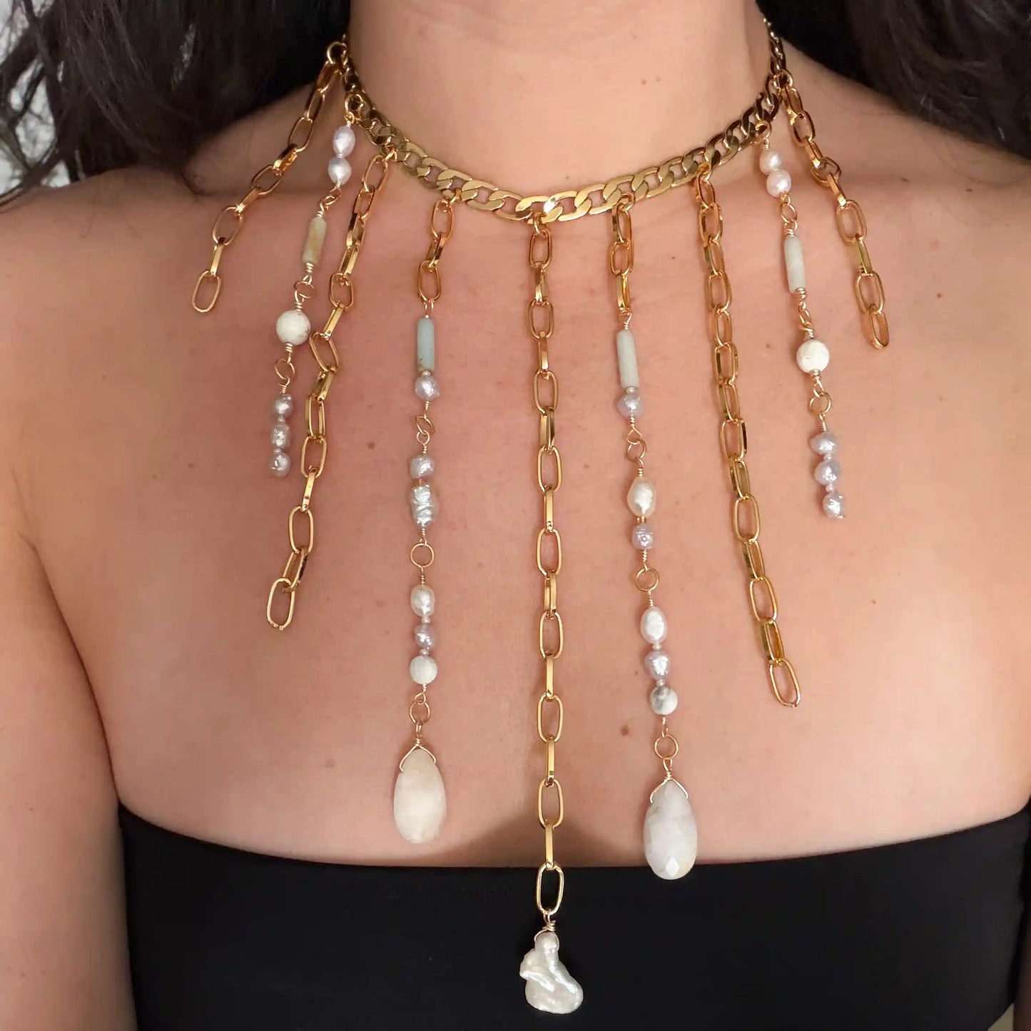 Collar Sareena con piedras naturales como perlas, cuarzos y amazonitas 