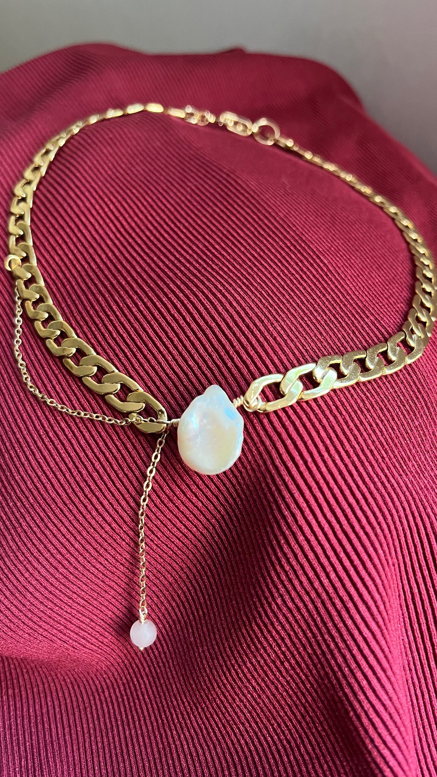 Collar artesanal con piedras naturales