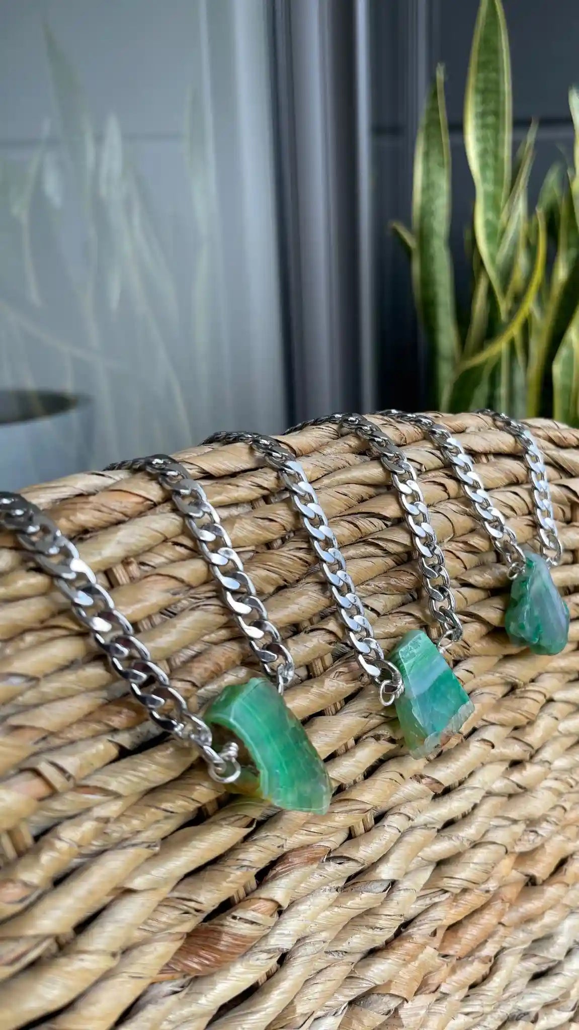 Collar Talai con ágata verde y rodio artesanal — URi Atelier