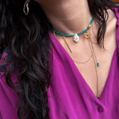 Collar Thiana con jade y dijes artesanal — URi Atelier