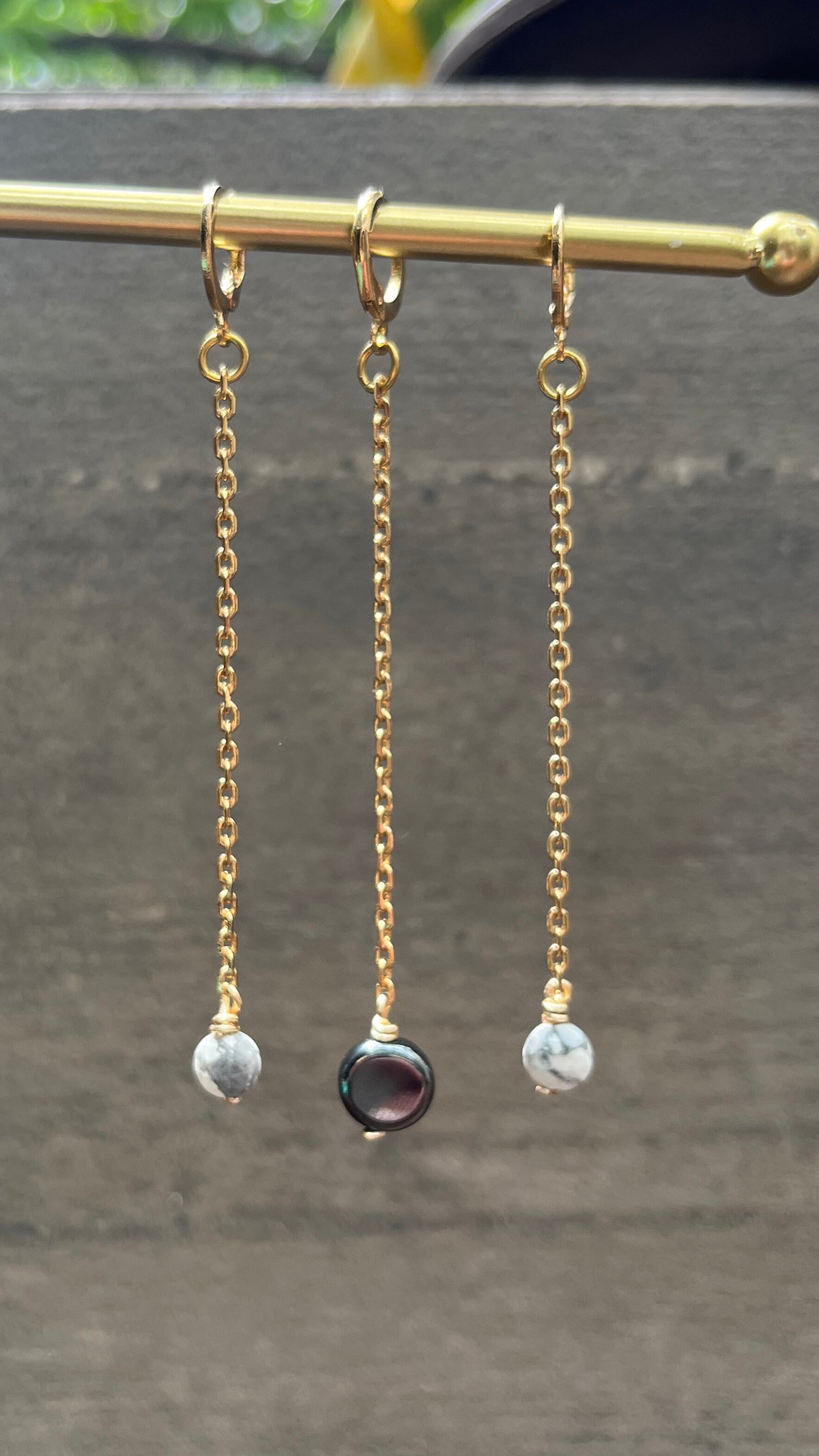 Arete individual Kamari estilo statement hecho a mano en México