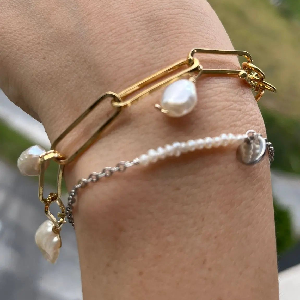 Pulsera Elara con perlas cultivadas y rodio — URi Atelier