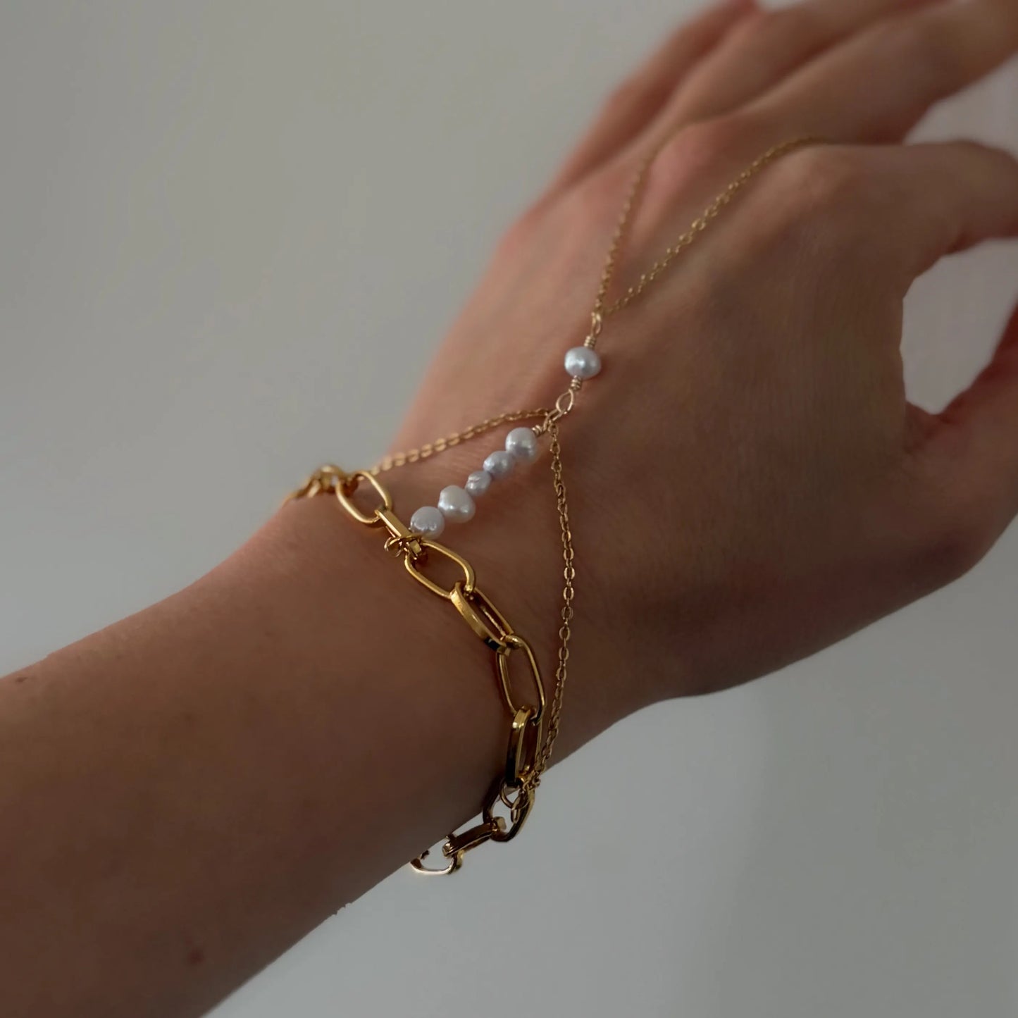 Pulsera Sareena con perlas 