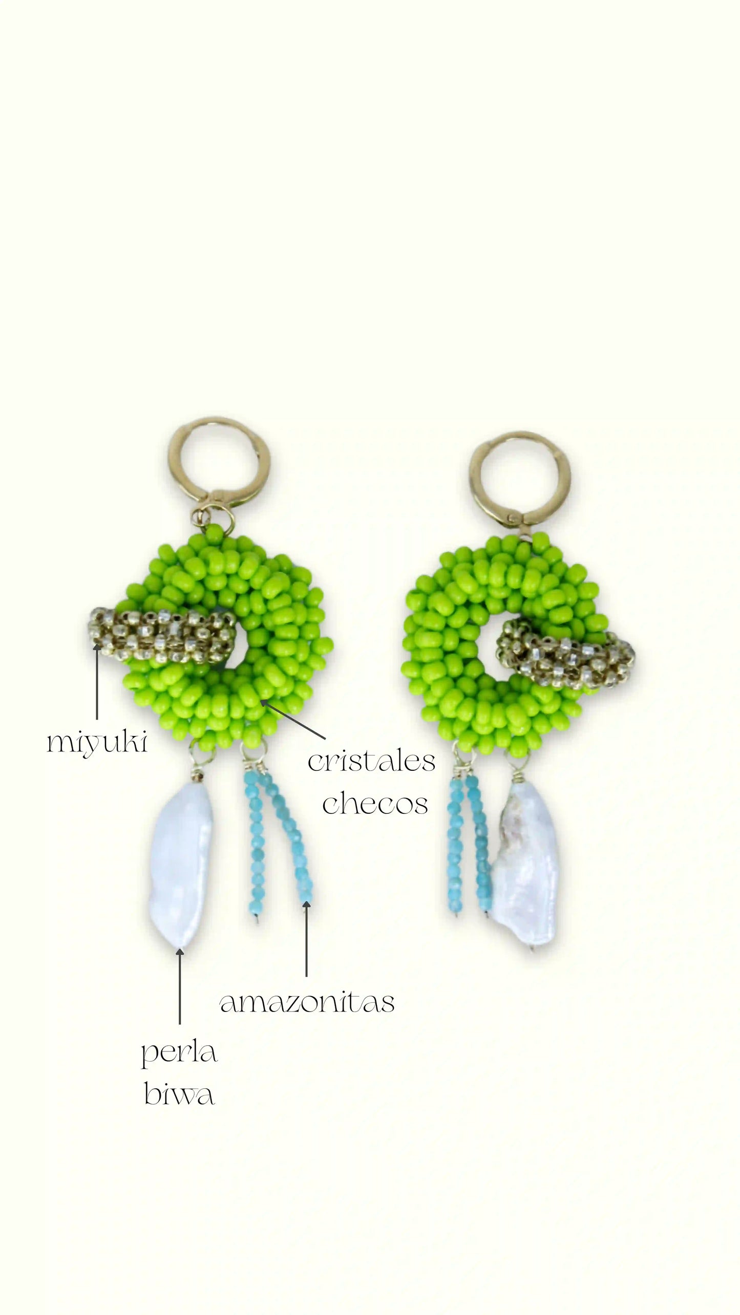 Aretes artesanales Aiyana en chapa de oro 18K