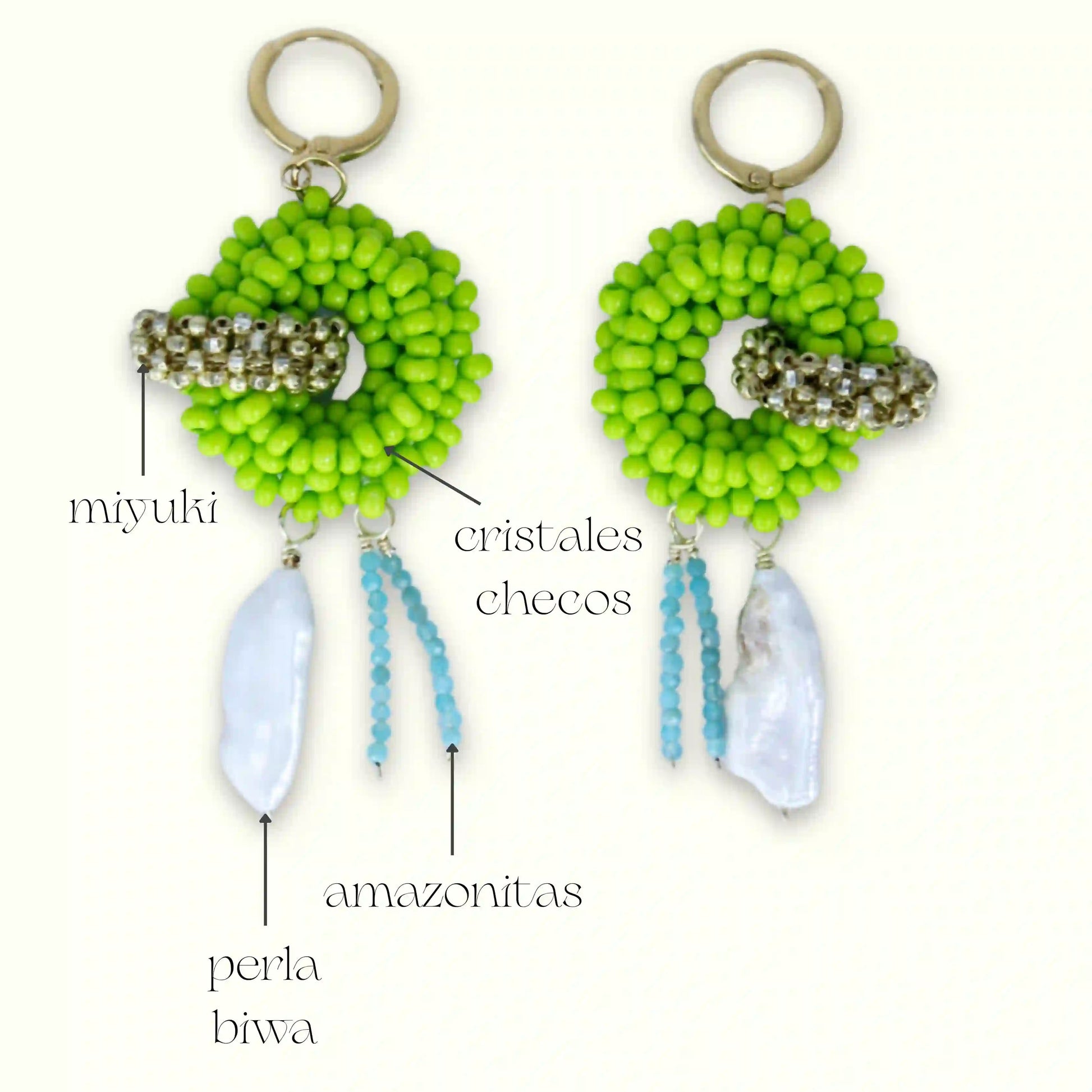 Aretes artesanales Aiyana en chapa de oro 18K